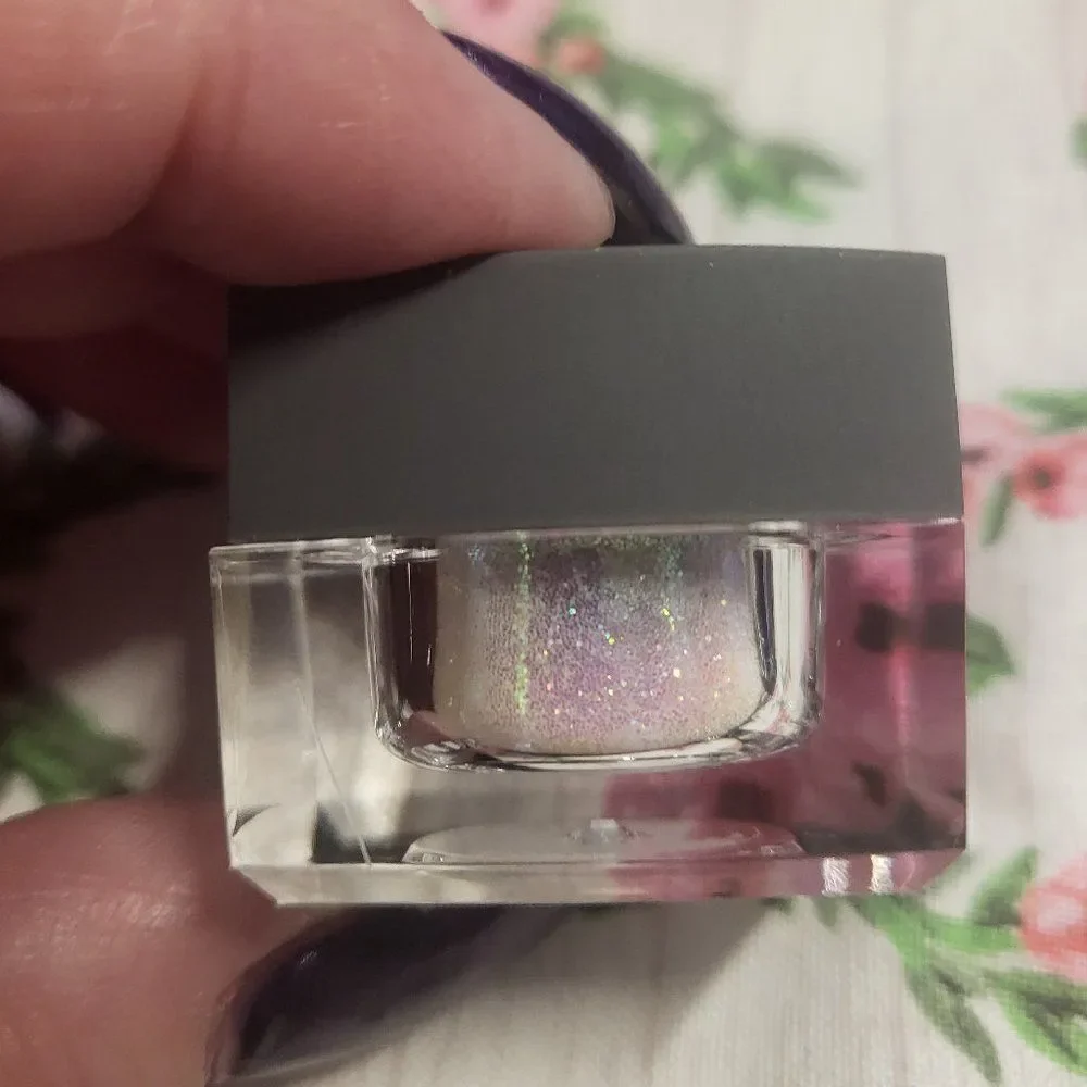 Lique Cheek and Eye lid Powder Angel